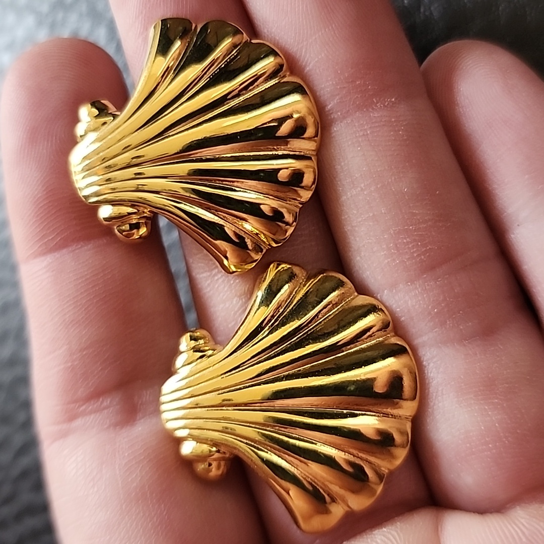 Vtg Earrings